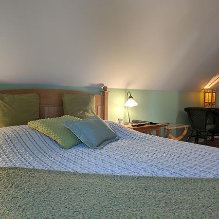Bed and Breakfast Au Saut Du Lit Magog Exterior foto